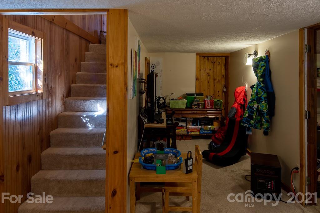 1321 Orchard Road Deep Gap, NC 28618 - Photo 30 of 40 a view of entryway and hall