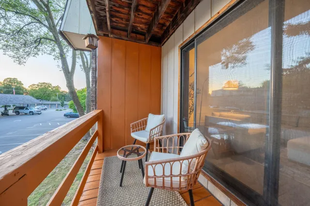 $159,900 | 4371 Wilshire Boulevard, Unit B203, Mound, MN 55364