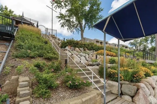 $156,000 | 4371 Wilshire Boulevard, Unit B203, Mound, MN 55364