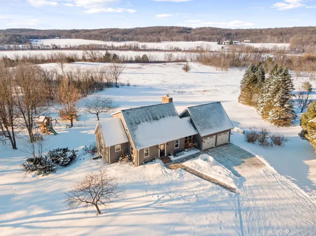 $574,900 | 30667 Melanie Way, St. Joseph, MN 56374