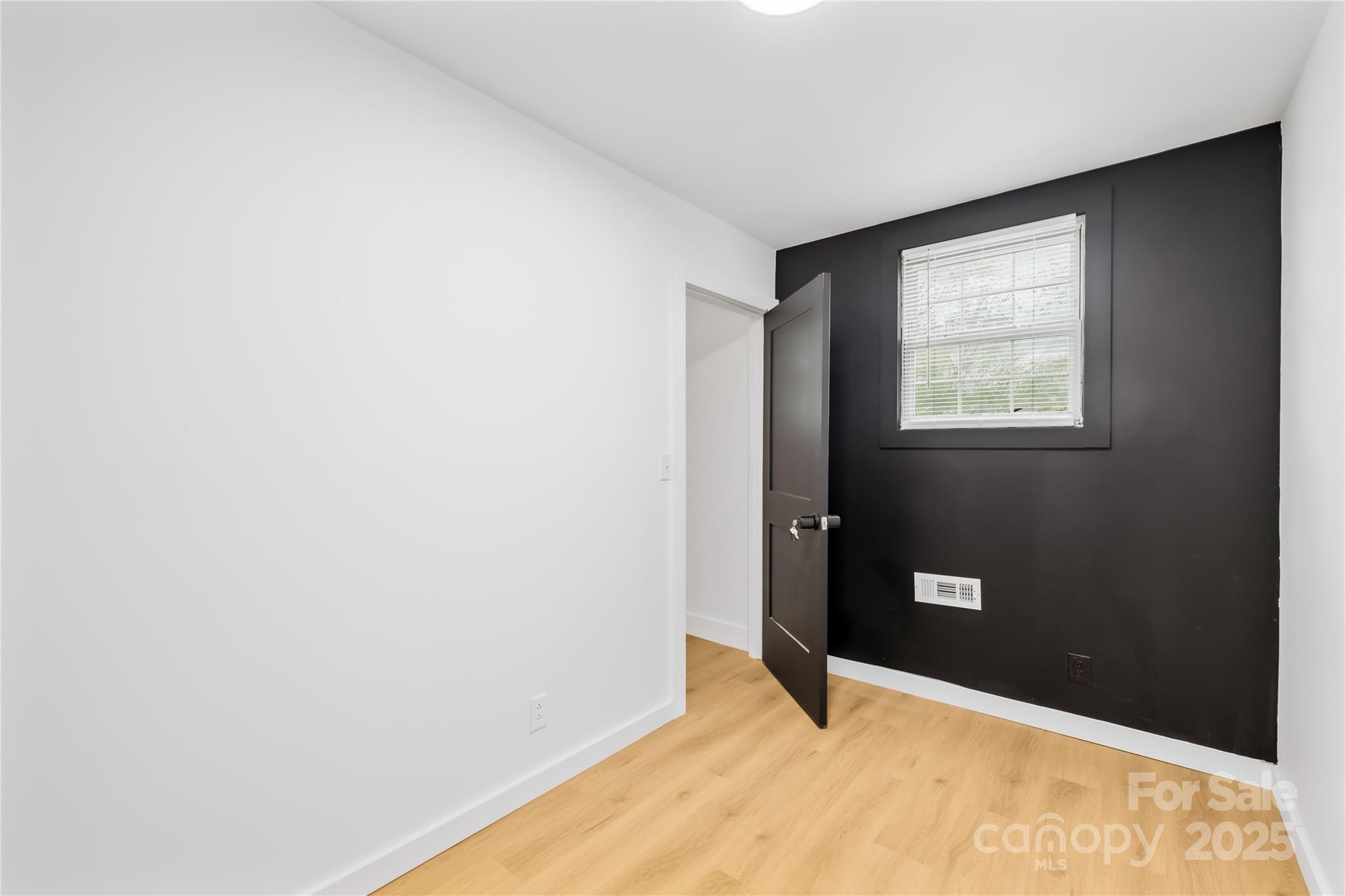 1409 Effingham Road Charlotte, NC 28208 - Photo 18 of 21 Gallery Image 18