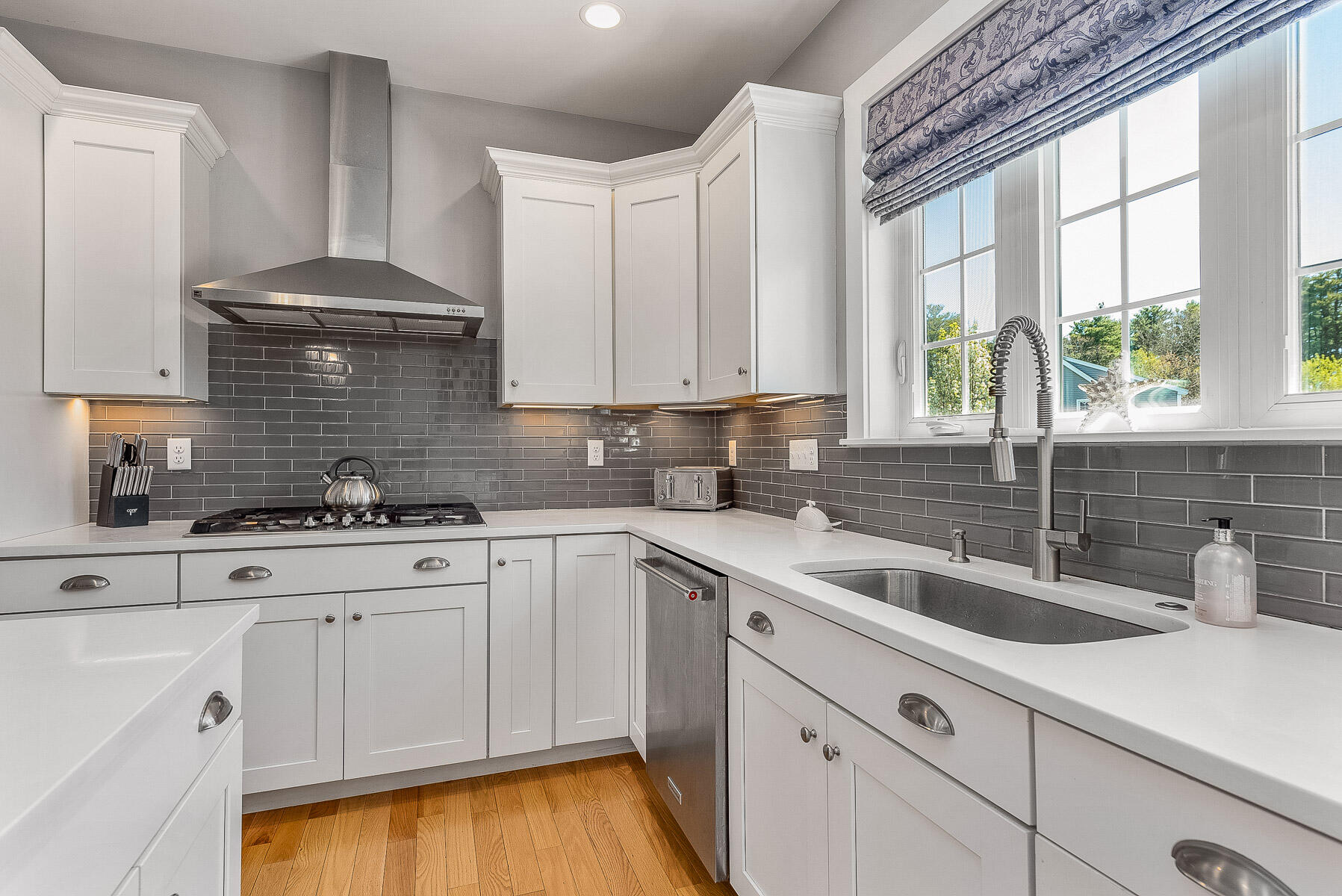 2 Cottage Way Kittery, ME 03904 - Photo 15 of 36 seacoastrephotography-54