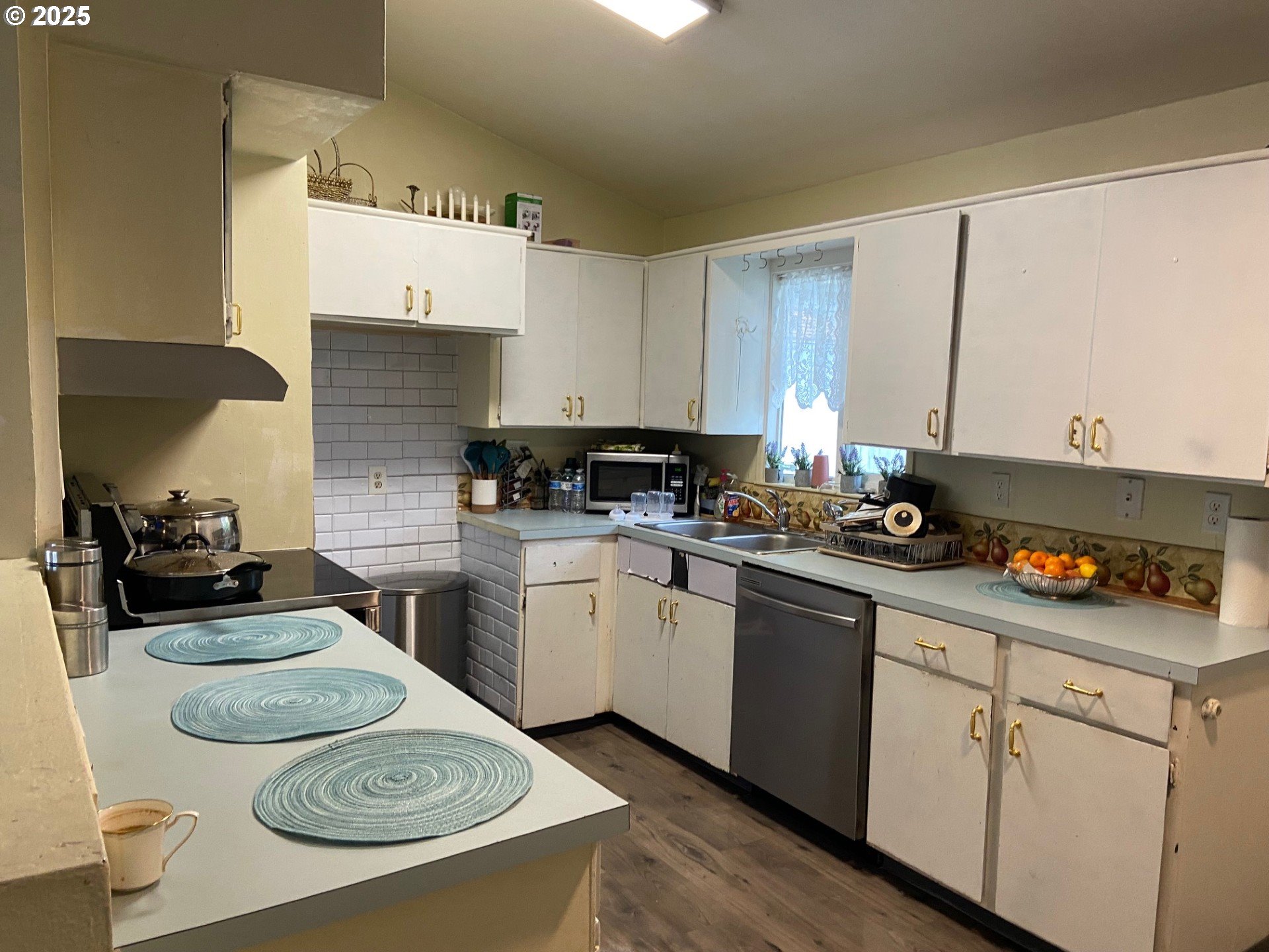 14407 Southeast Stephens Street Portland, OR 97233 - Photo 4 of 20