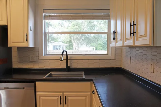 $2,000 | 1718 East Elm Road, Lakeland, FL 33801