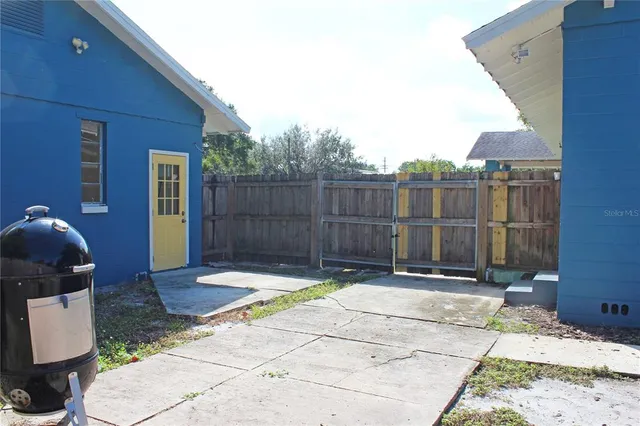 $2,000 | 1718 East Elm Road, Lakeland, FL 33801