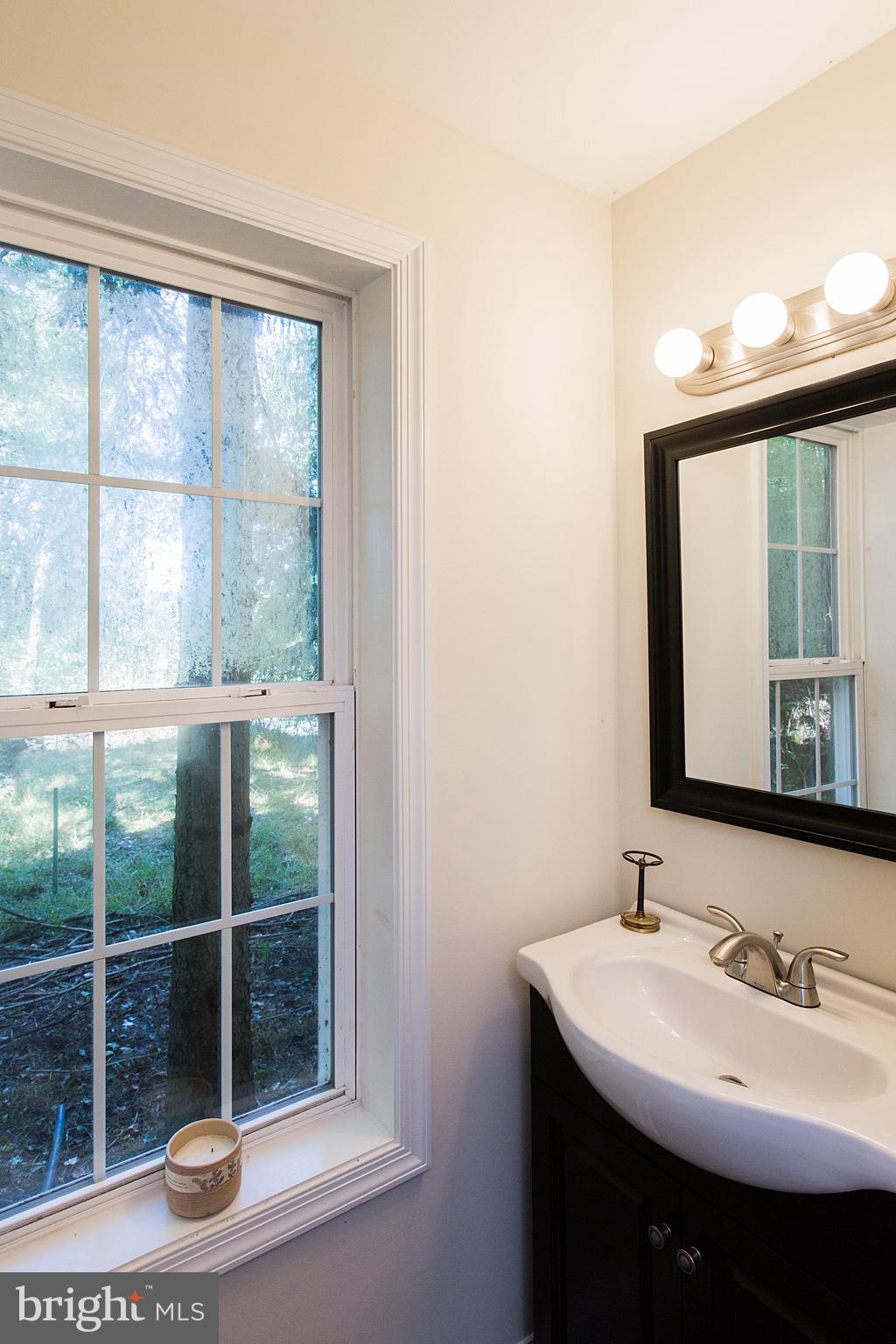 55 Youngsburg Road Coatesville, PA 19320 - Photo 33 of 61 1st Floor half bath