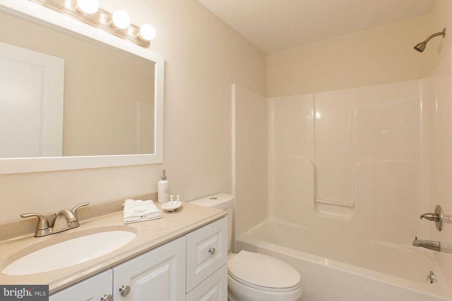 55 Youngsburg Road Coatesville, PA 19320 - Photo 57 of 61 Hallway Bath