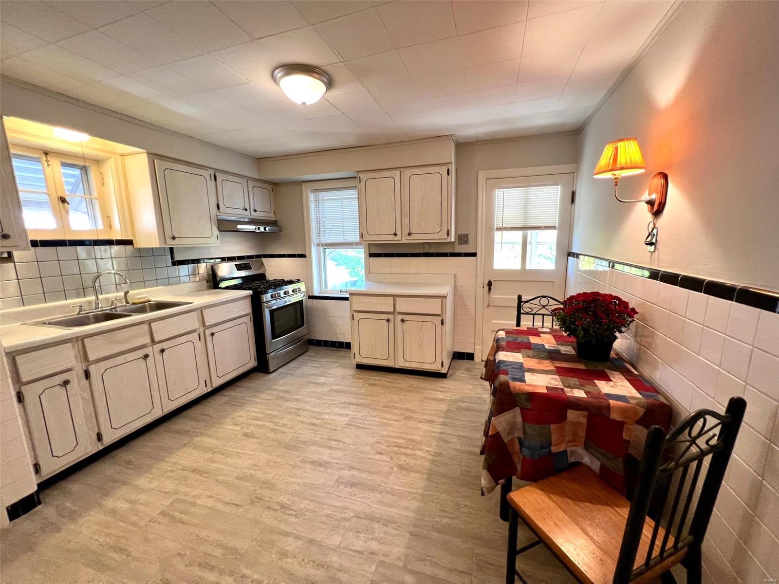 726 Reed Avenue St. Louis, MO 63125 - Photo 12 of 34 Gallery Image 12
