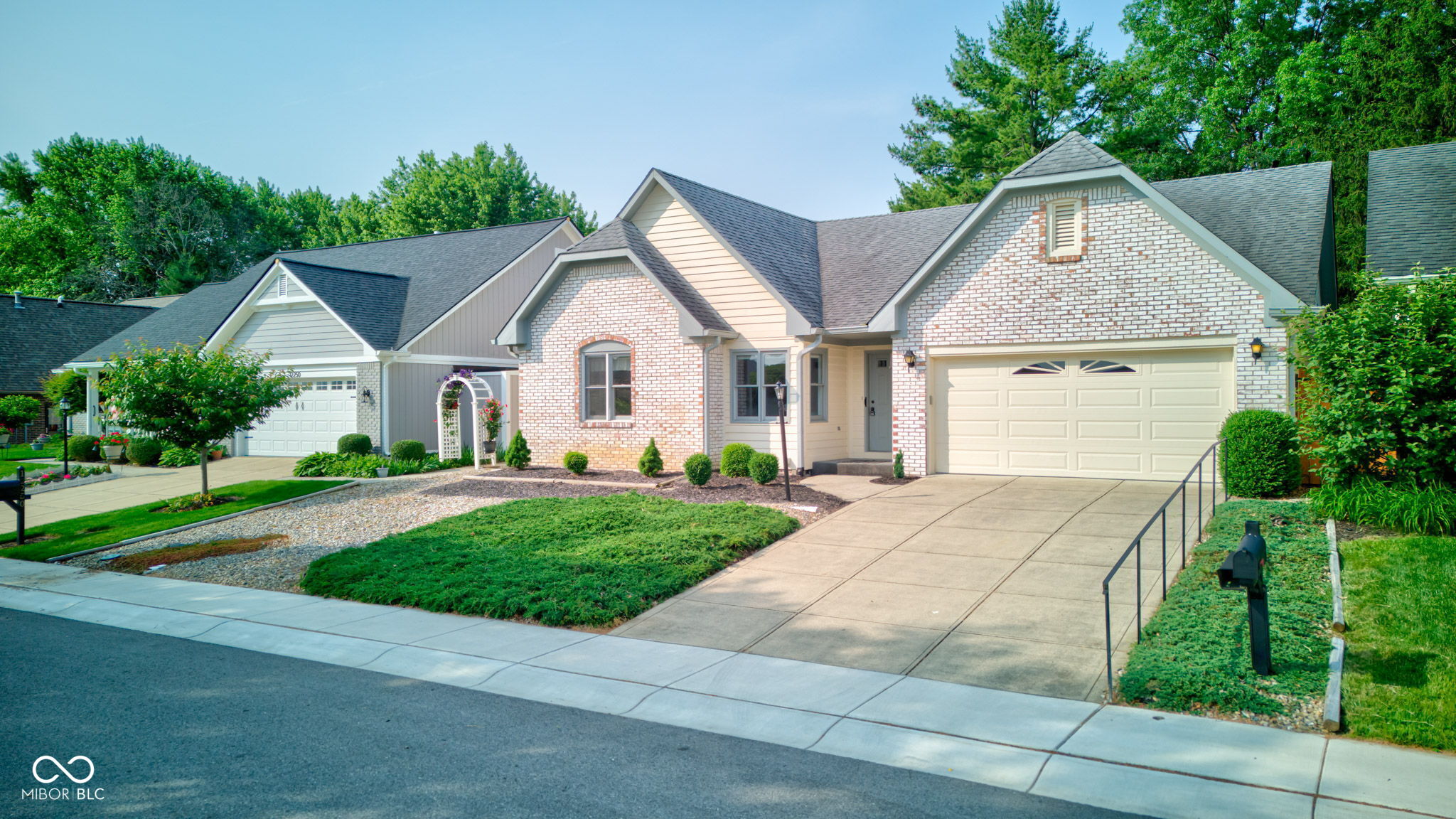 12258 Charing Cross Road Carmel, IN 46033 - Photo 3 of 54 Gallery Image 3