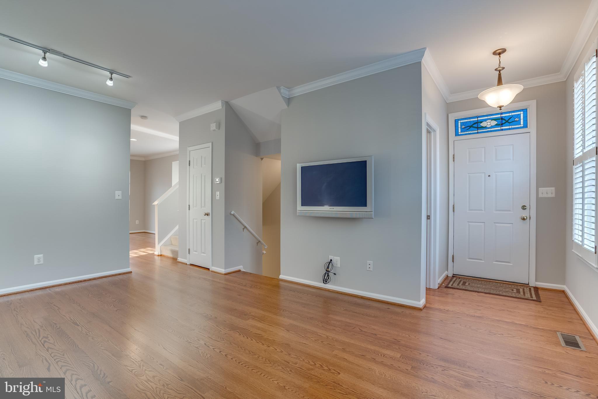 11439 Heritage Commons Way Reston, VA 20194 - Photo 5 of 38 Entrance View