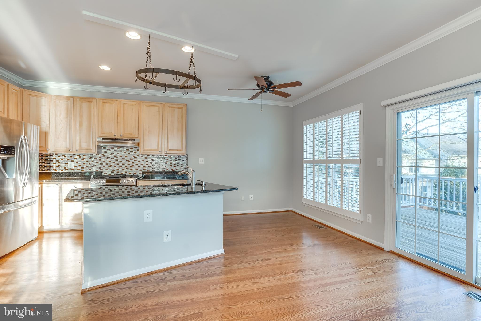 11439 Heritage Commons Way Reston, VA 20194 - Photo 9 of 38 Spacious and Beautiful Kitchen