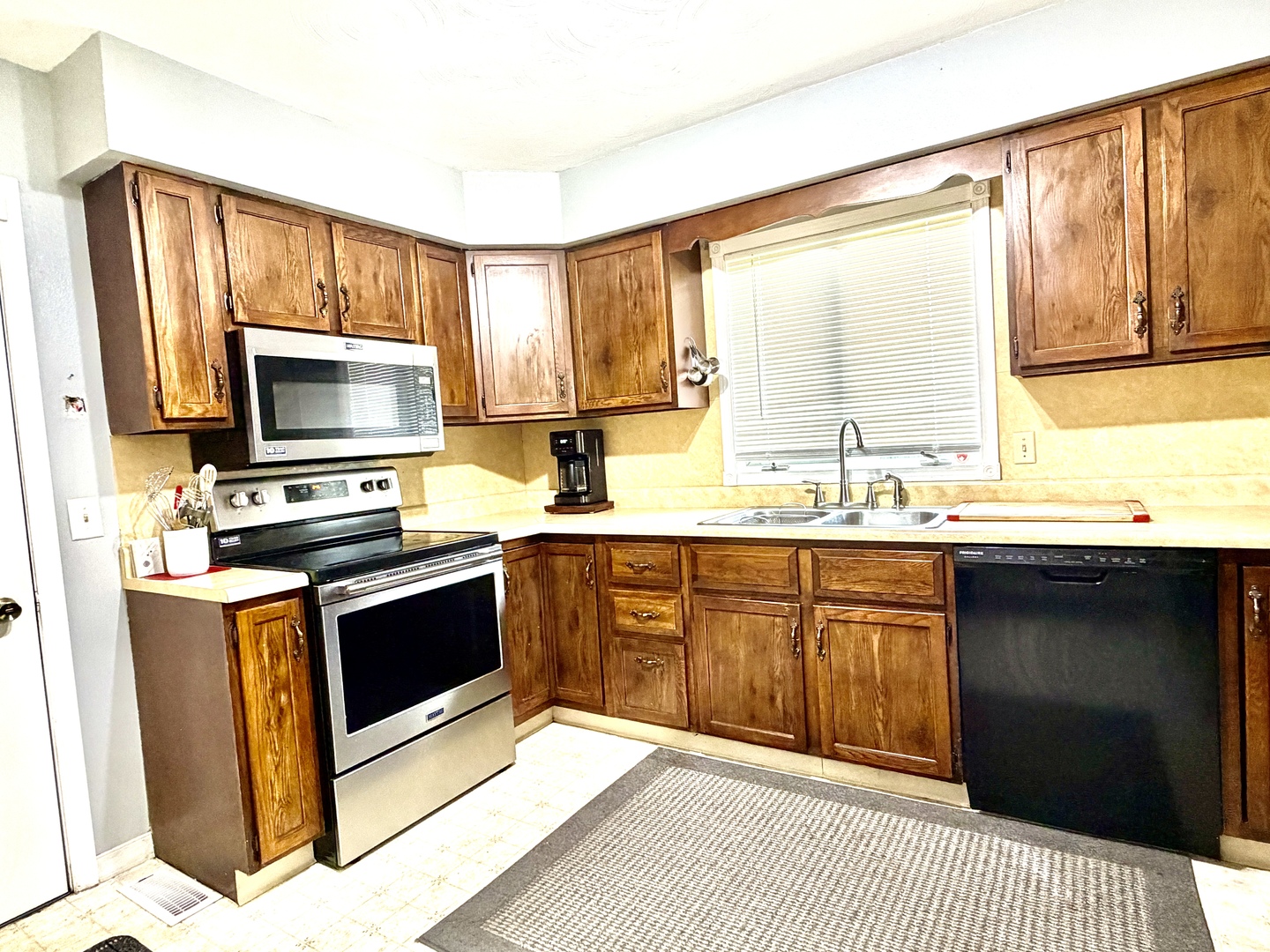 25445 Indian Ridge Road Sterling, IL 61081 - Photo 13 of 35