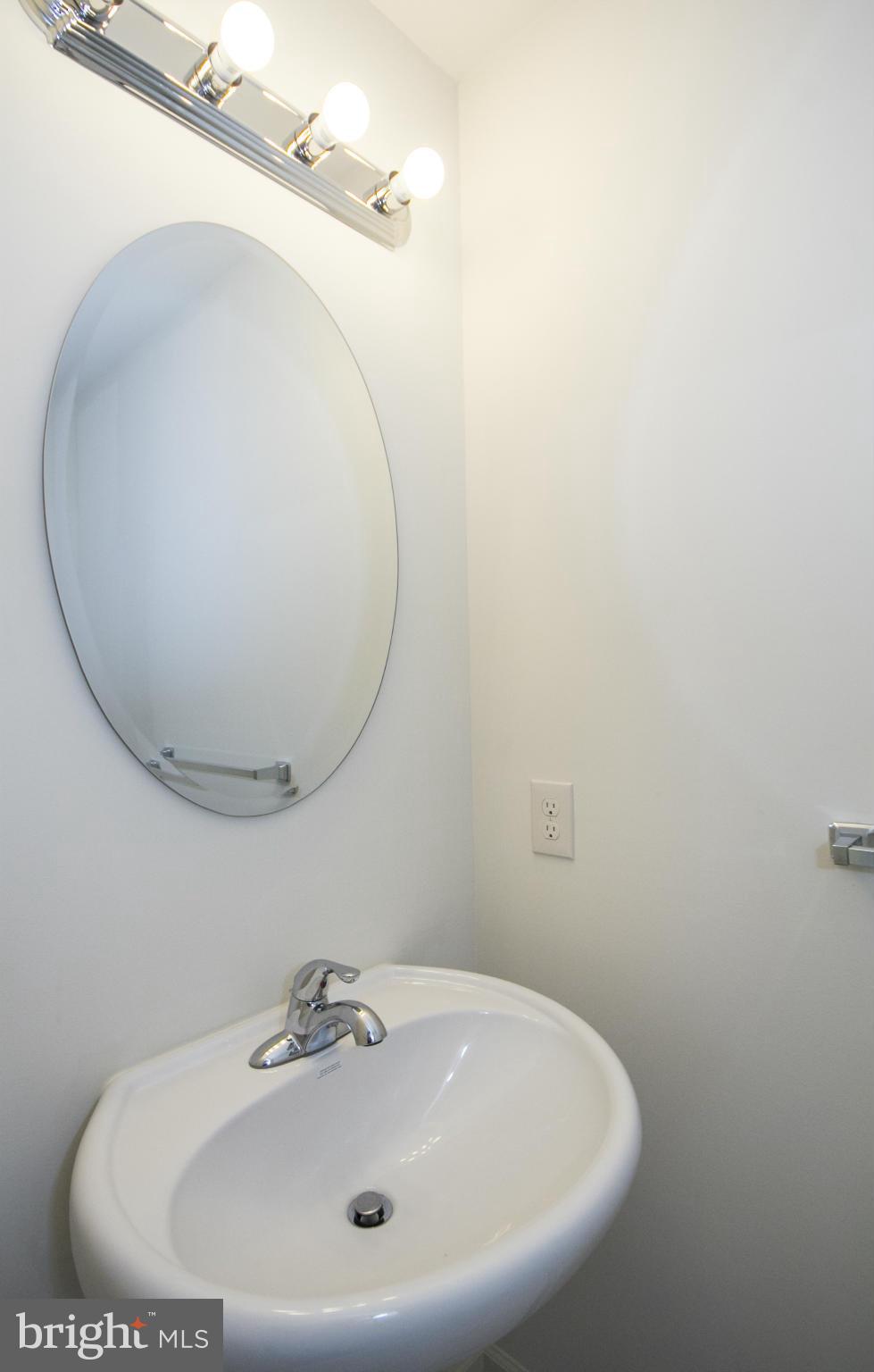 1009 Wampler Road Baltimore, MD 21220 - Photo 7 of 14 Bath