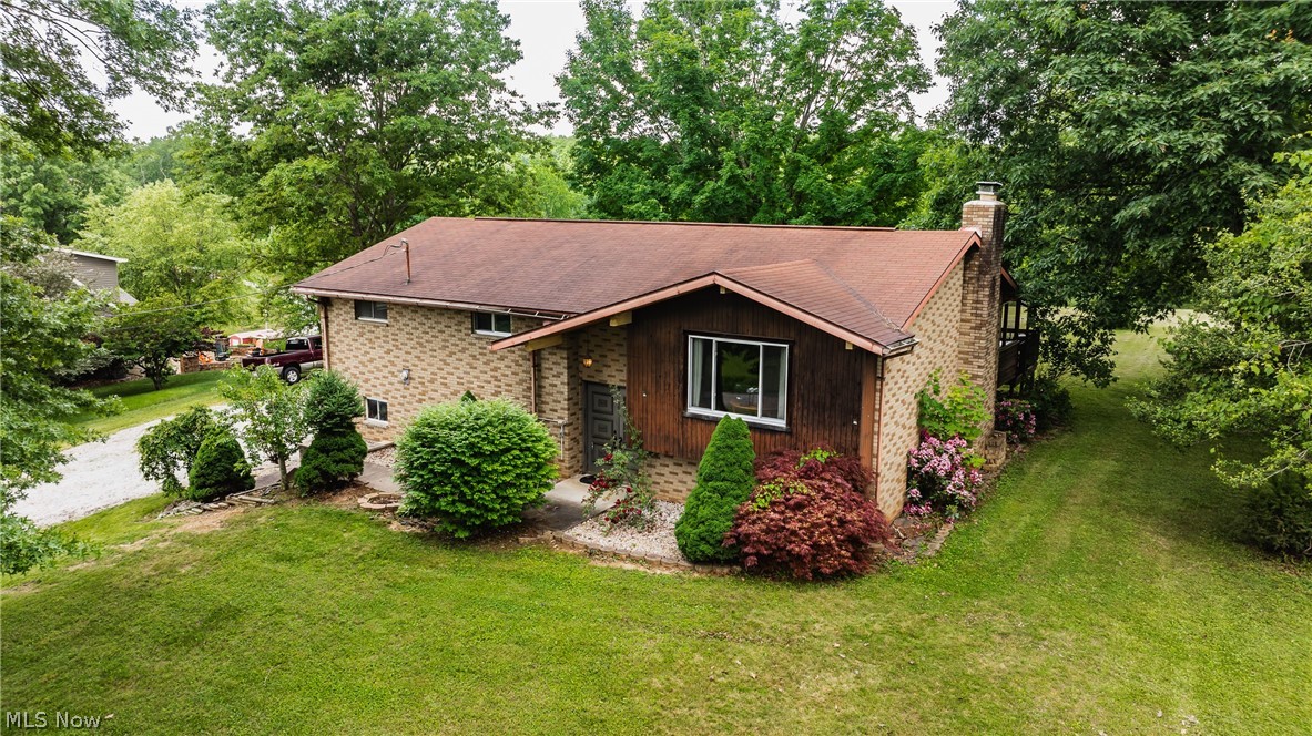 279 Spence Road Belpre, OH 45714 - Photo 40 of 40 View of front of home featuring a front yard