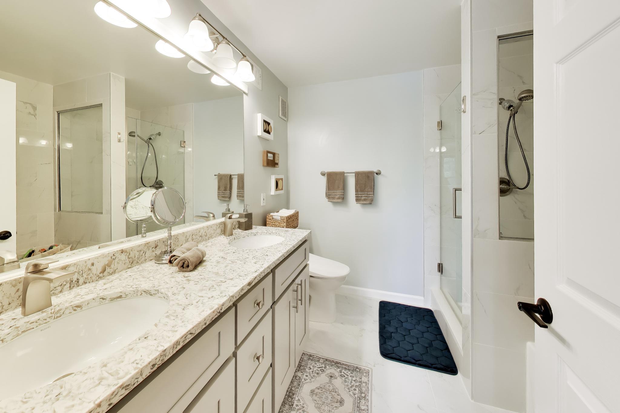 11830 Breton Court, Unit 23B Reston, VA 20191 - Photo 32 of 43 Primary Bath