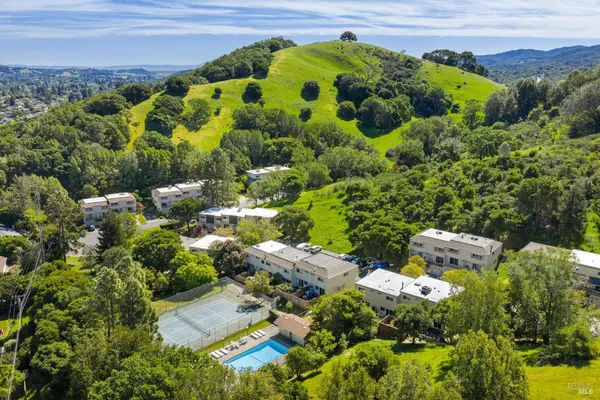 $640,000 | 3 Aries Lane, Novato, CA 94947