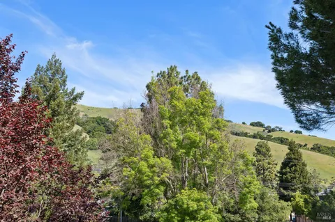 $640,000 | 3 Aries Lane, Novato, CA 94947