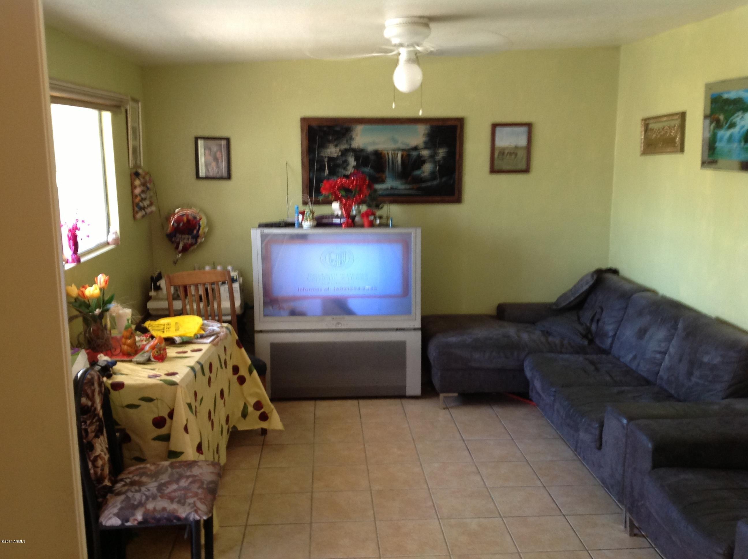 3933 West Monte Vista Road Phoenix, AZ 85009 - Photo 3 of 6 image