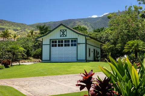 $9,500,000 | 65 Wili Okai Way, Lahaina, HI 96761