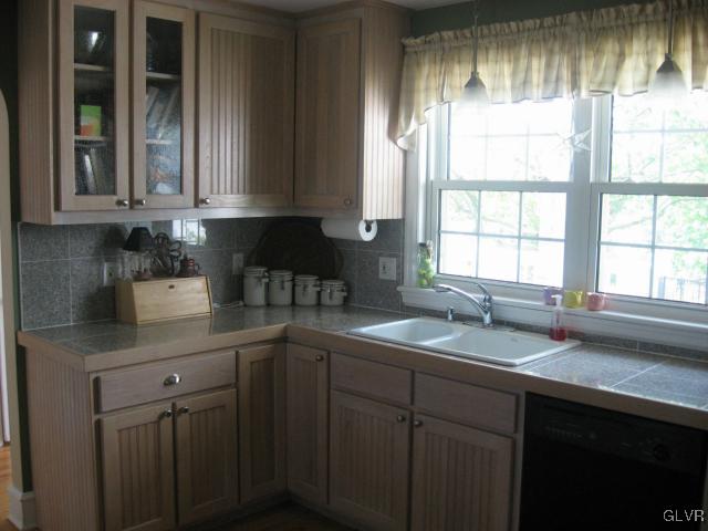4189 Howertown Road Northampton, PA 18067 - Photo 4 of 35 Gallery Image 4