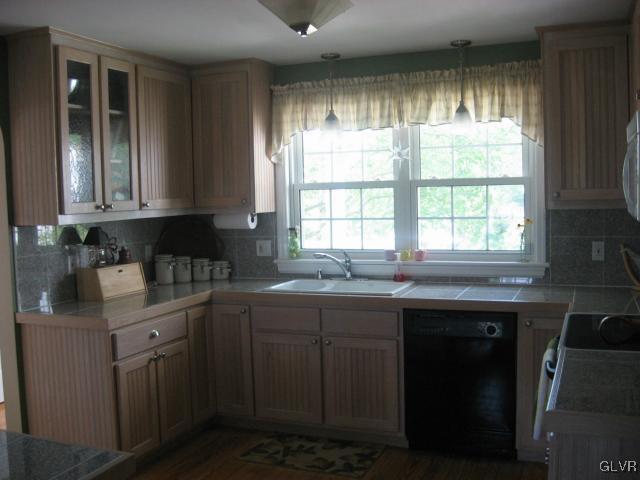 4189 Howertown Road Northampton, PA 18067 - Photo 5 of 35 Gallery Image 5