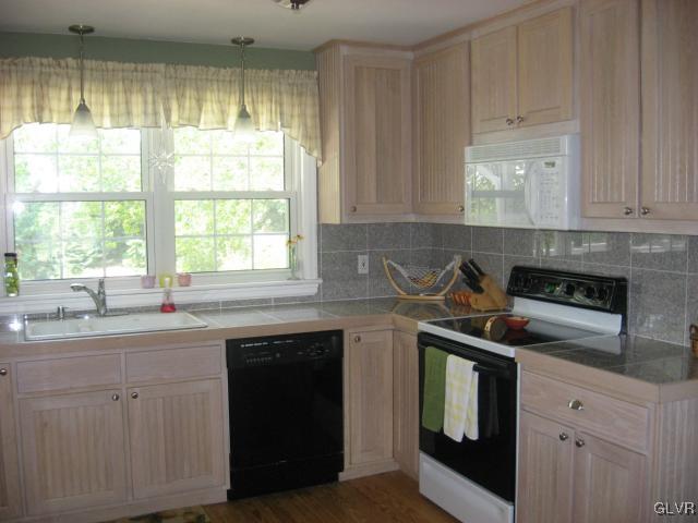 4189 Howertown Road Northampton, PA 18067 - Photo 6 of 35 Gallery Image 6