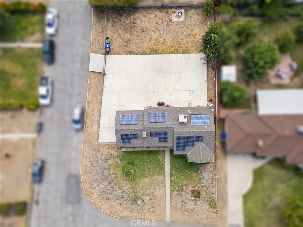 1555 Toluca Drive East San Bernardino, CA 92404 - Photo 11 of 13 a view of a living room