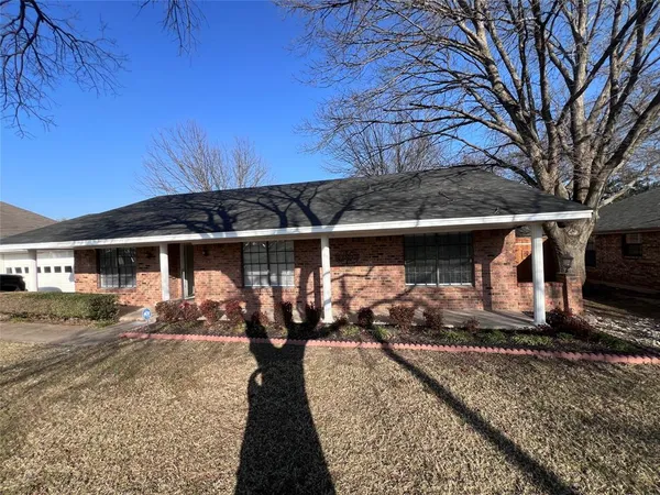 $2,500 | 818 Fairlawn Drive, Duncanville, TX 75116