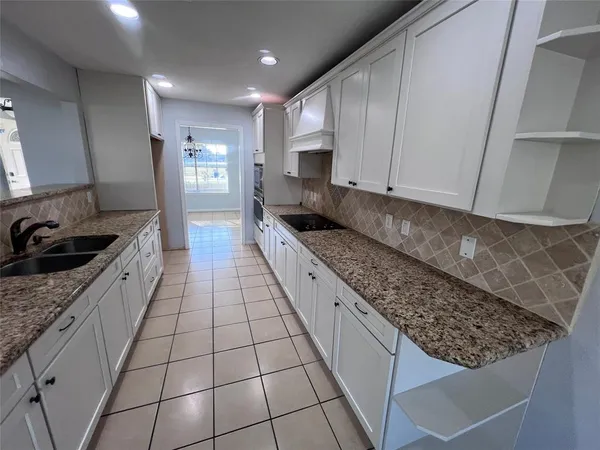 $2,500 | 818 Fairlawn Drive, Duncanville, TX 75116