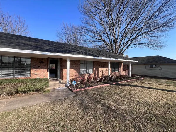 $2,500 | 818 Fairlawn Drive, Duncanville, TX 75116
