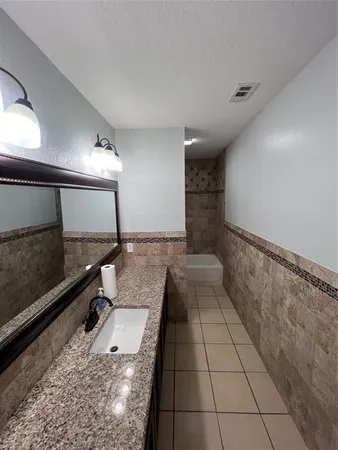 $2,500 | 818 Fairlawn Drive, Duncanville, TX 75116