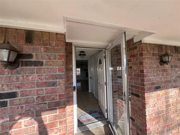 $2,500 | 818 Fairlawn Drive, Duncanville, TX 75116