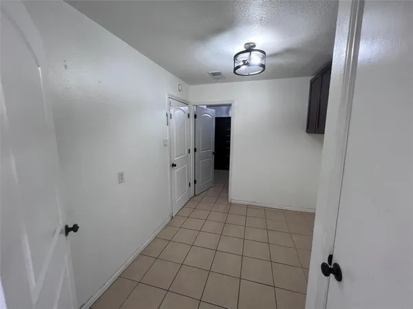 $2,500 | 818 Fairlawn Drive, Duncanville, TX 75116