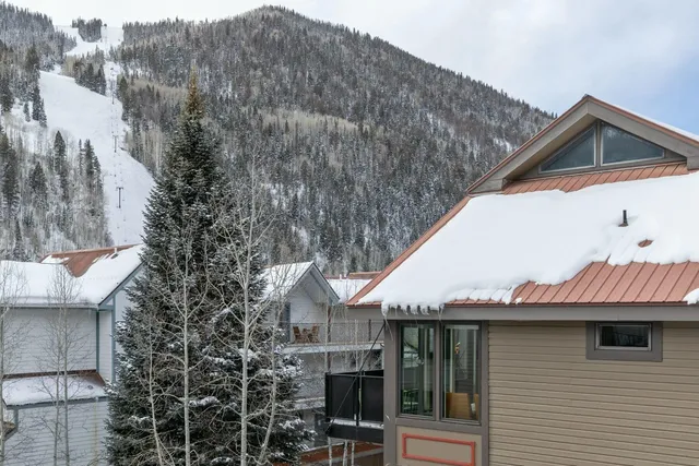 a view of house with a outdoor space
