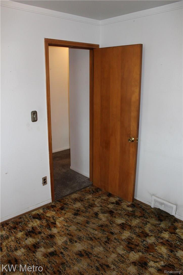 3037 Rome Avenue Warren, MI 48091 - Photo 34 of 54 IMG_3378.JPG