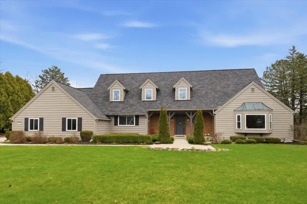 $1,195,000 | 10270 North Range Line Court, Mequon, WI 53092