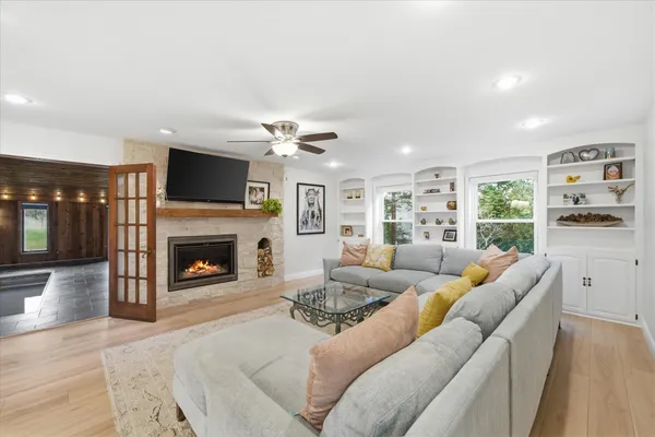 $1,195,000 | 10270 North Range Line Court, Mequon, WI 53092