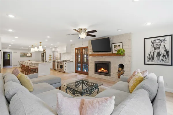 $1,195,000 | 10270 North Range Line Court, Mequon, WI 53092