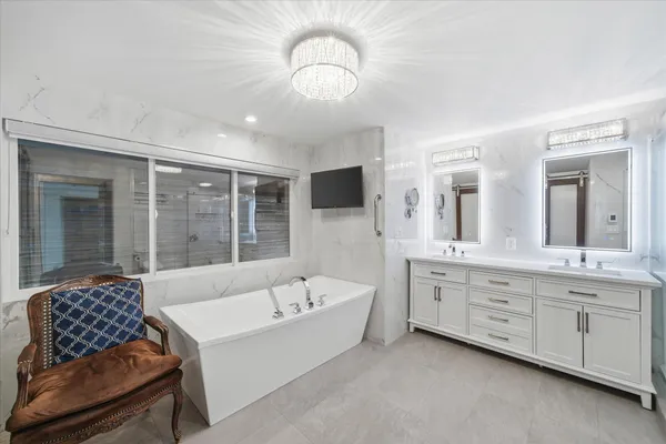 $1,195,000 | 10270 North Range Line Court, Mequon, WI 53092