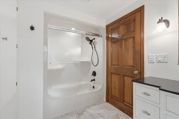 $1,195,000 | 10270 North Range Line Court, Mequon, WI 53092