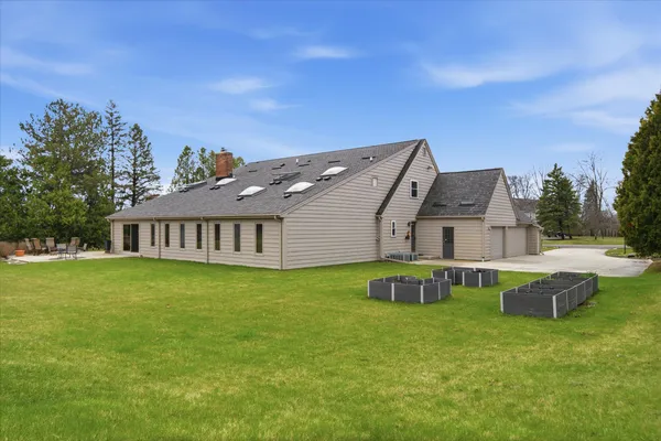 $1,195,000 | 10270 North Range Line Court, Mequon, WI 53092