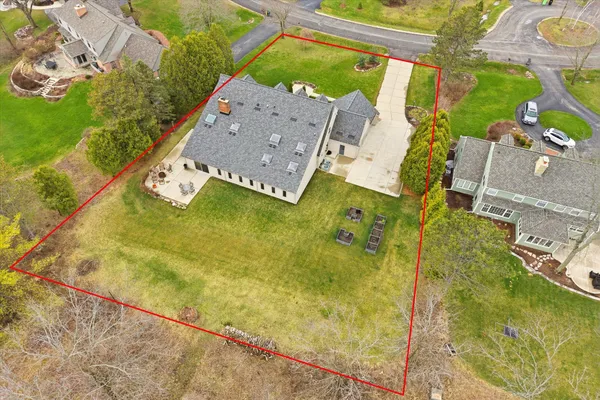 $1,195,000 | 10270 North Range Line Court, Mequon, WI 53092