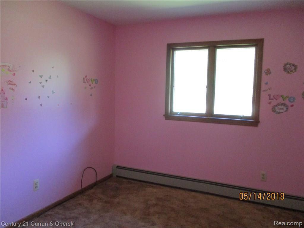 18480 Merriman Road Romulus, MI 48174 - Photo 20 of 30 BEDROOM