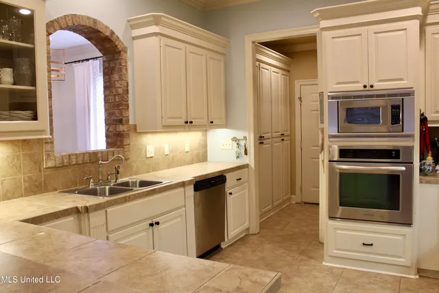 $430,000 | 102 Wisteria Court, Madison, MS 39110