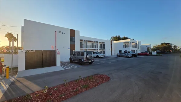 $2,500 | 16955 Southwest 100th Avenue, Unit 8, Miami, FL 33157