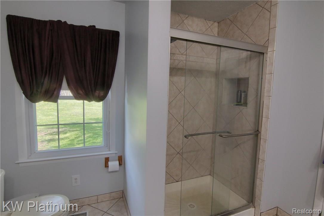 9101 Division Road Casco, MI 48064 - Photo 16 of 41 Master_Bathroom_2nd_View.jpg