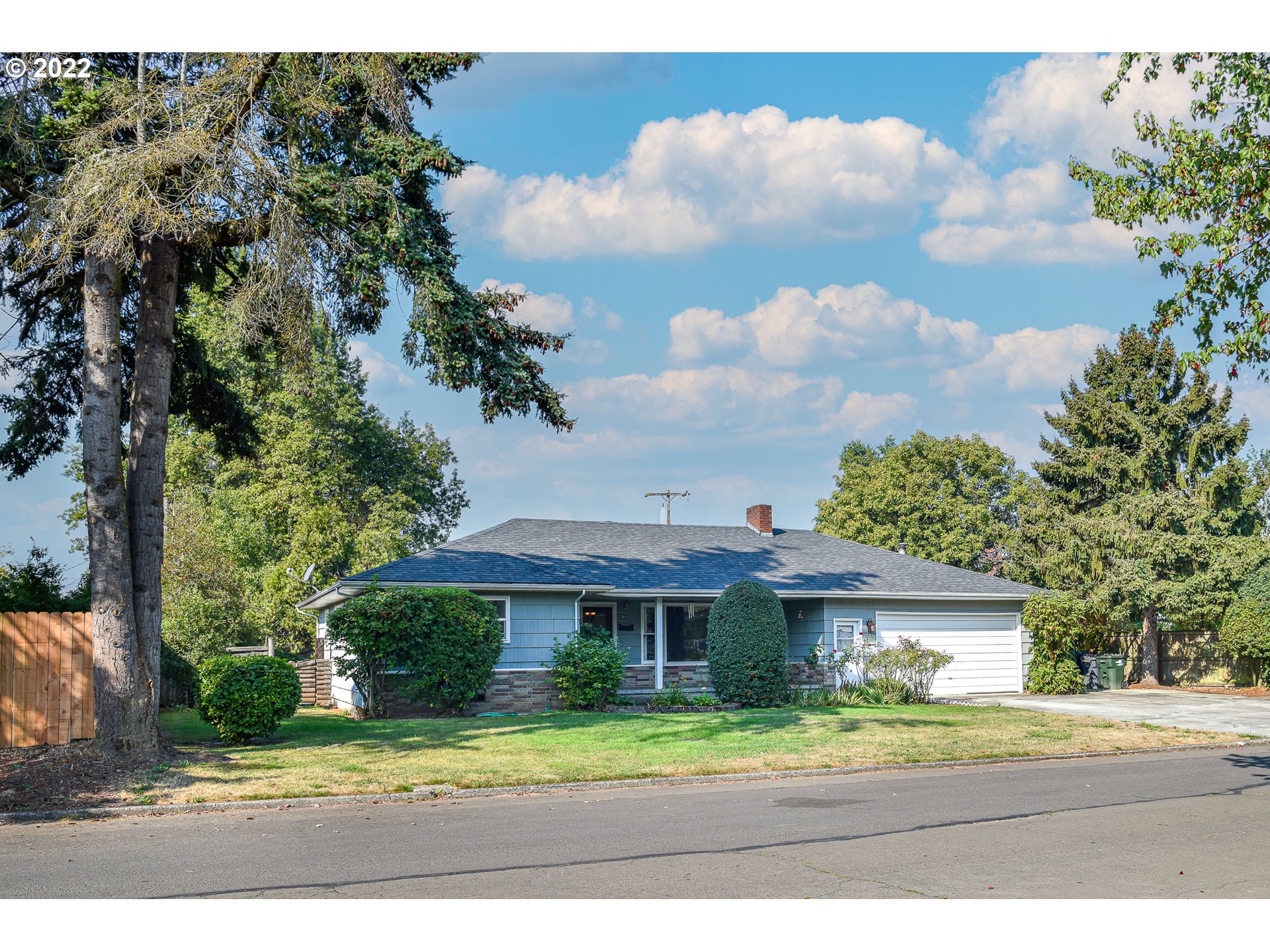 2308 Don Street Springfield, OR 97477 - Photo 22 of 30 a front view of a house with a garden