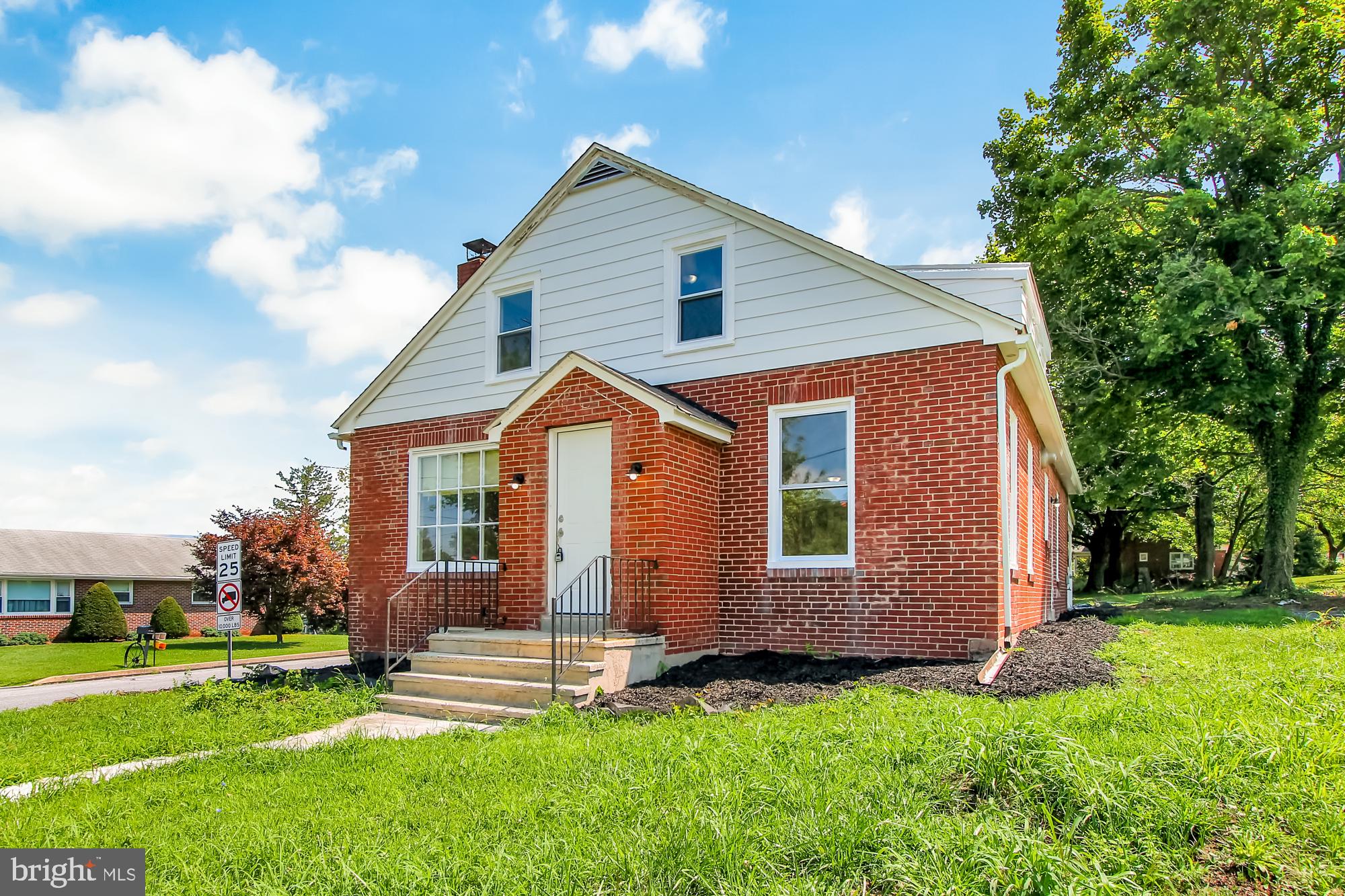 756 Mountain View Road Reading, PA 19607 - Photo 1 of 28 Exterior Front