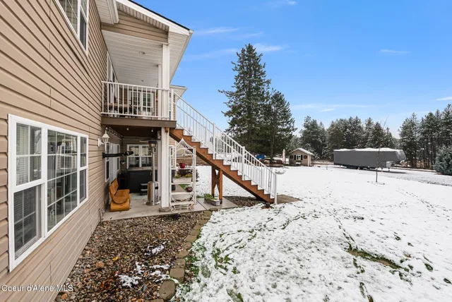$799,900 | 144 Solar Road, Oldtown, ID 83822