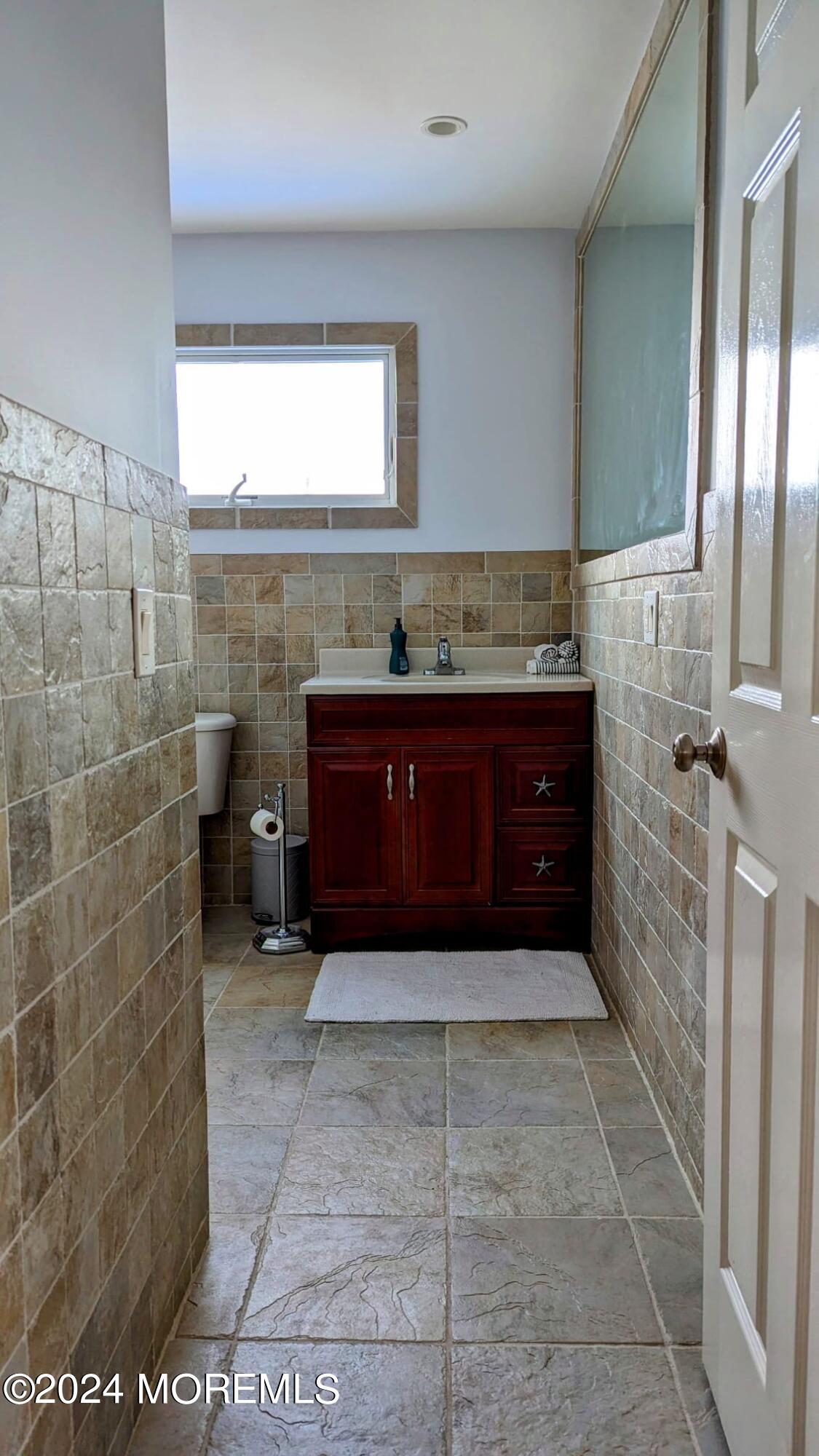 2302 Grand Central Avenue, Unit B Lavallette, NJ 08735 - Photo 14 of 20 Vanity in main bath